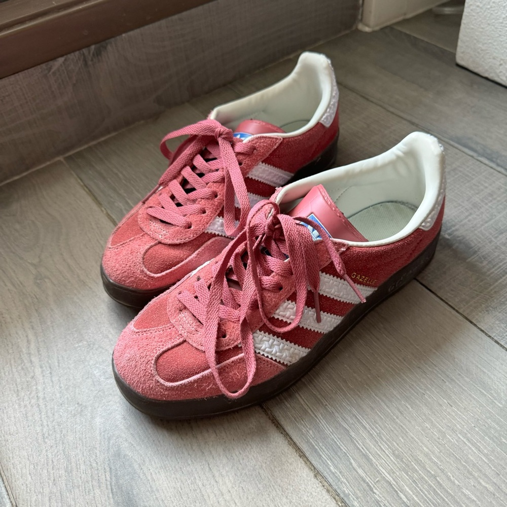 Adidas gazelle pink suede